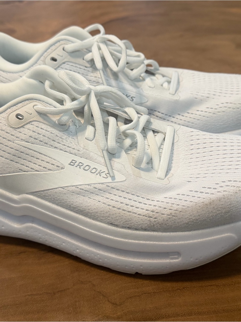 Brooks White Men's Running Sneakers with Subtle Gray Logo - Picture 6 of 10